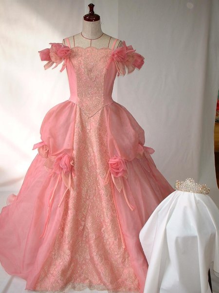 画像1: 【貸衣装・貴婦人シリーズ】その１　ベビーピンクのかわいいドレス (1)